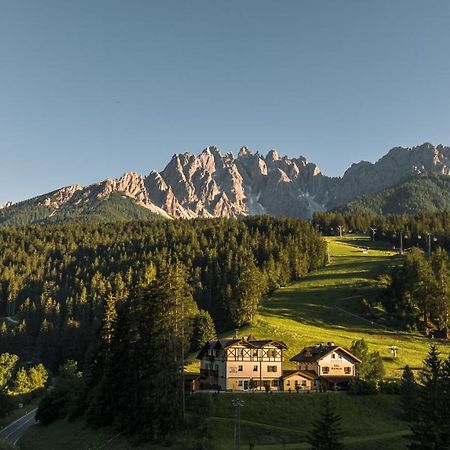 Hotel Villa Waldheim San Candido Esterno foto