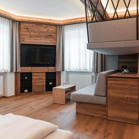 Hotel Villa Waldheim San Candido Esterno foto