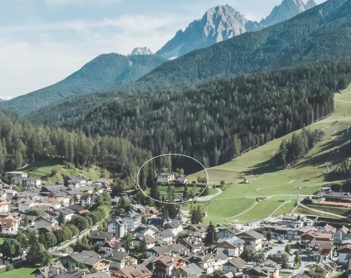 Hotel Villa Waldheim San Candido Esterno foto