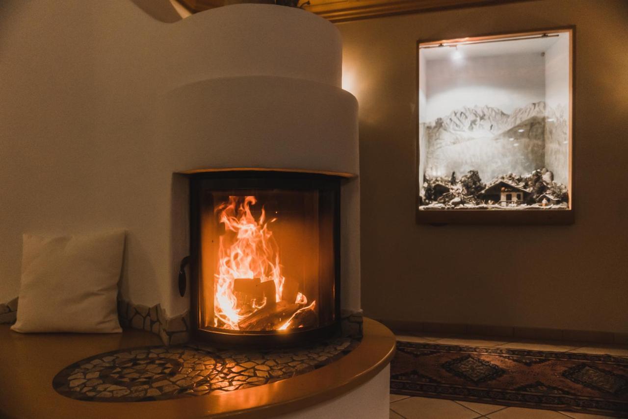 Hotel Villa Waldheim San Candido Esterno foto