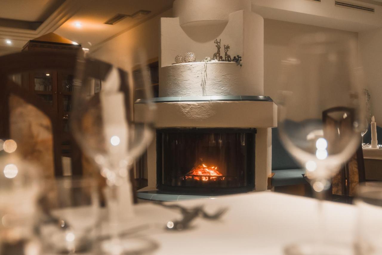 Hotel Villa Waldheim San Candido Esterno foto