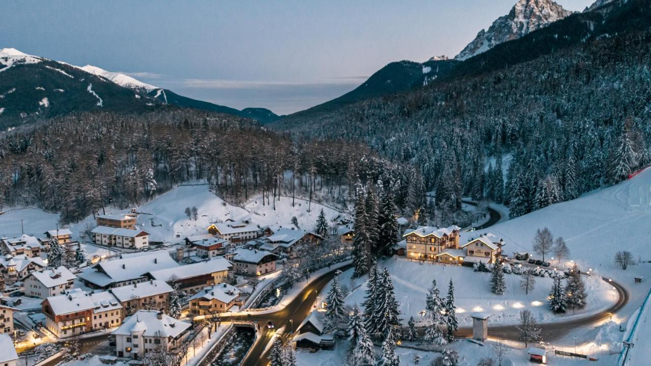 Hotel Villa Waldheim San Candido Esterno foto