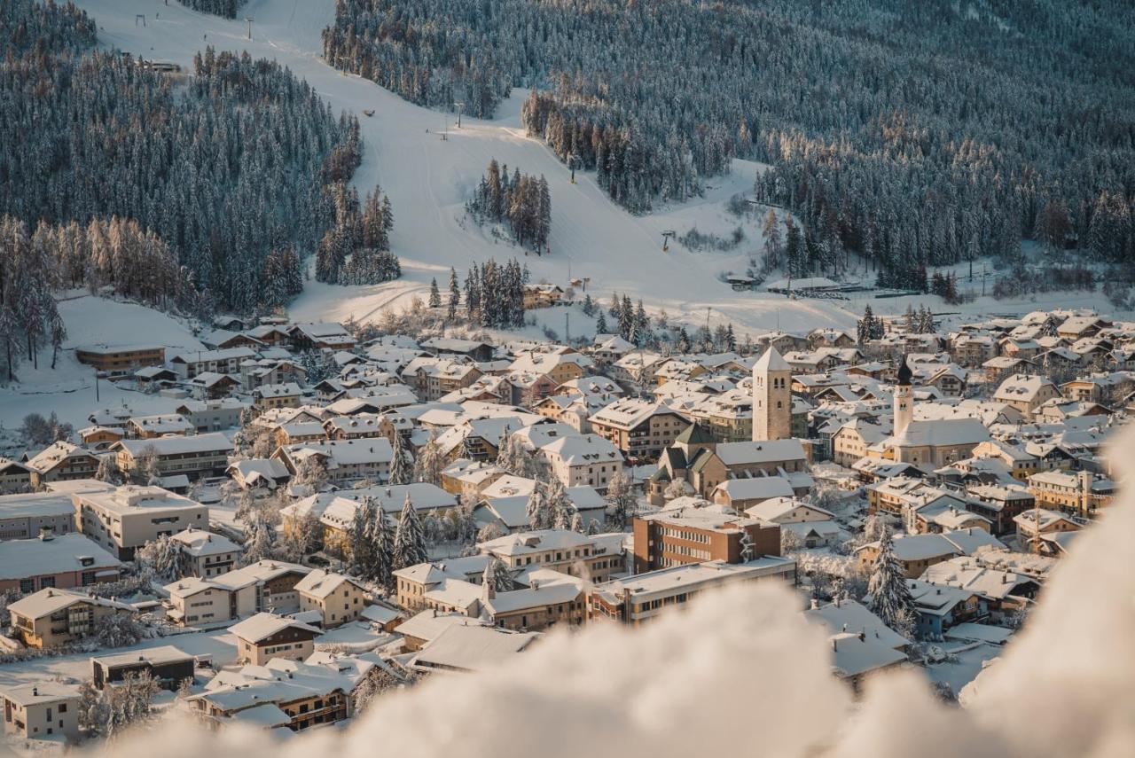 Hotel Villa Waldheim San Candido Esterno foto