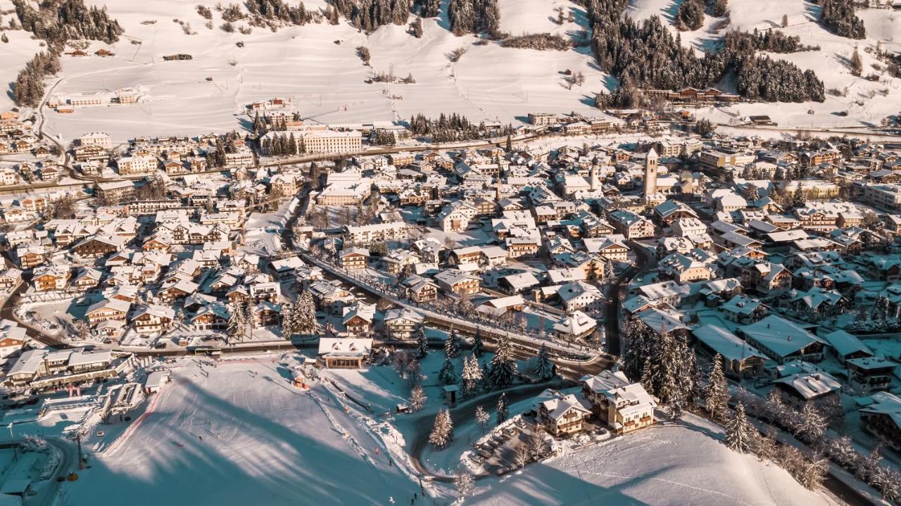 Hotel Villa Waldheim San Candido Esterno foto