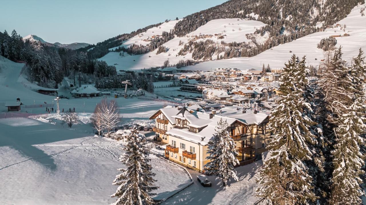 Hotel Villa Waldheim San Candido Esterno foto