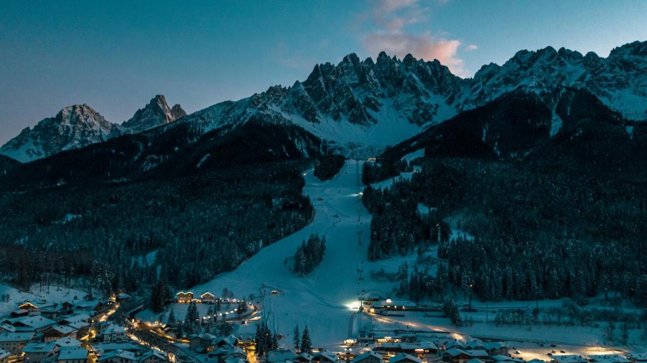 Hotel Villa Waldheim San Candido Esterno foto