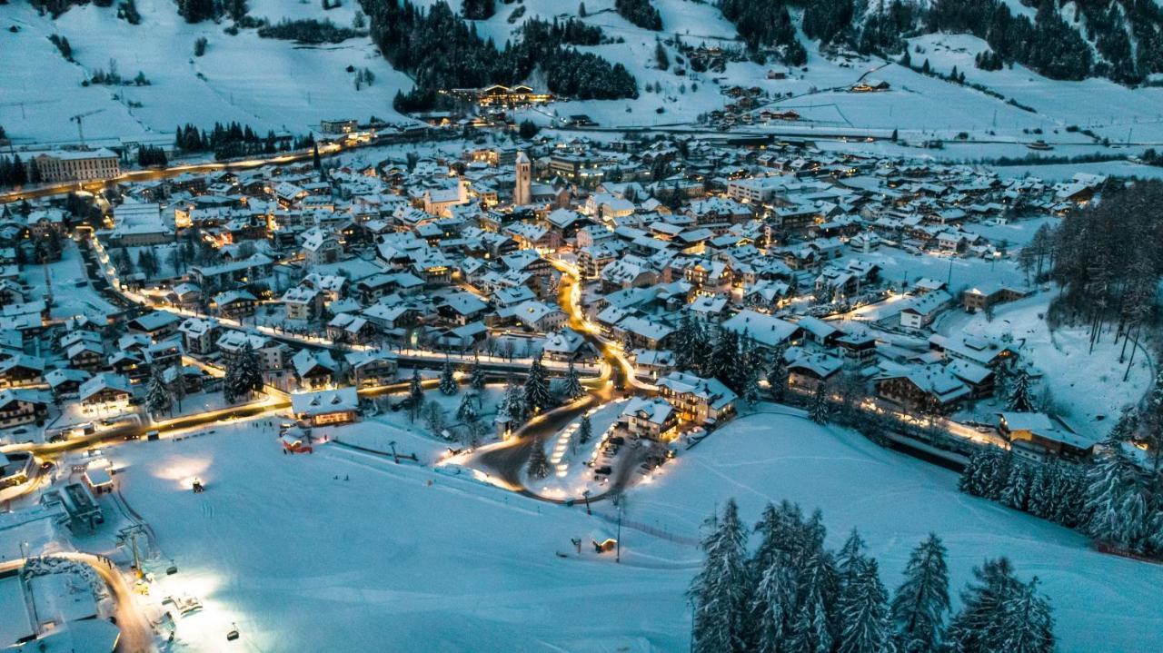 Hotel Villa Waldheim San Candido Esterno foto