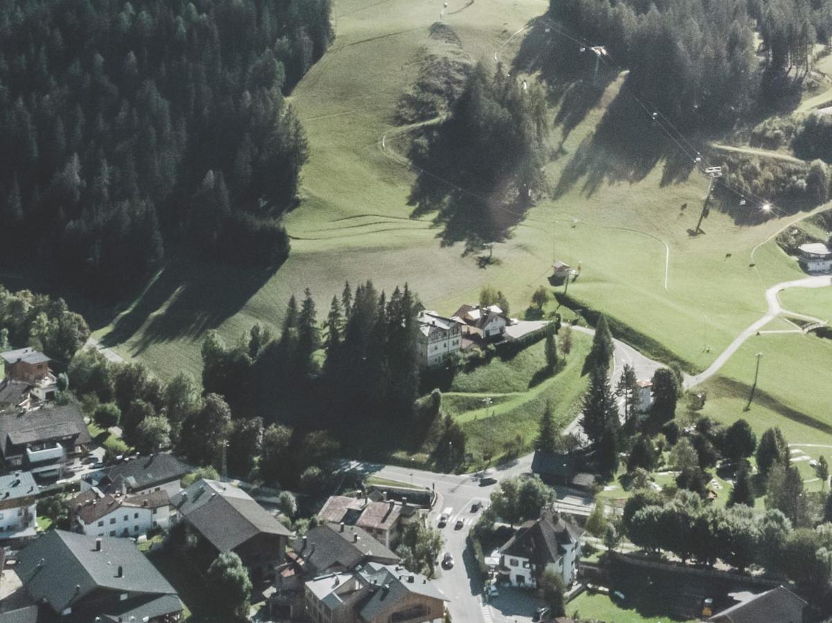 Hotel Villa Waldheim San Candido Esterno foto