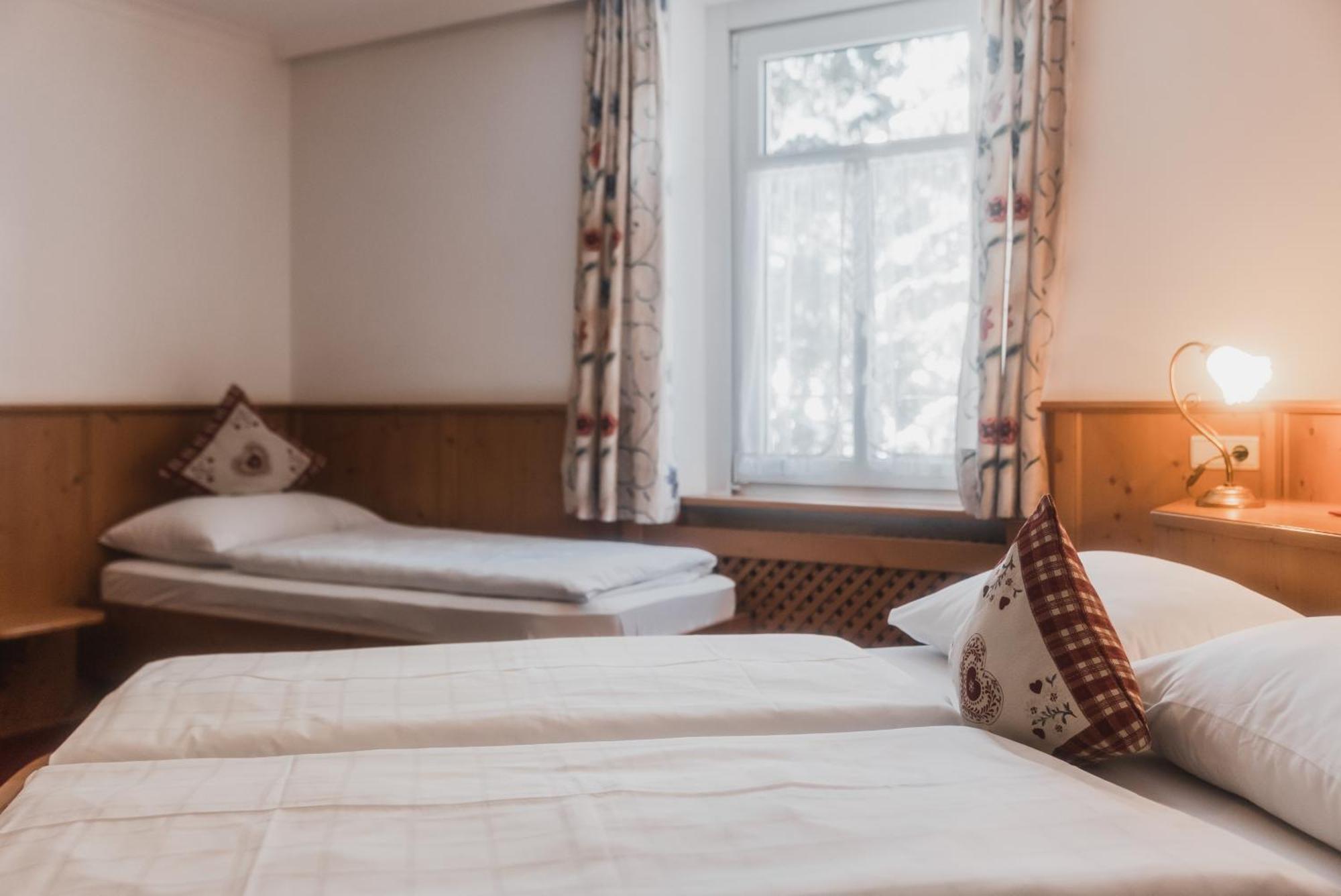 Hotel Villa Waldheim San Candido Camera foto