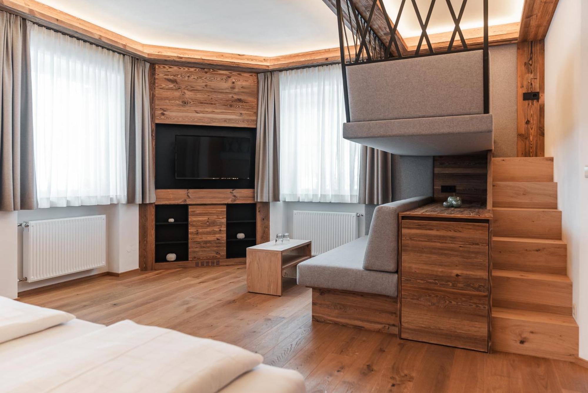 Hotel Villa Waldheim San Candido Esterno foto