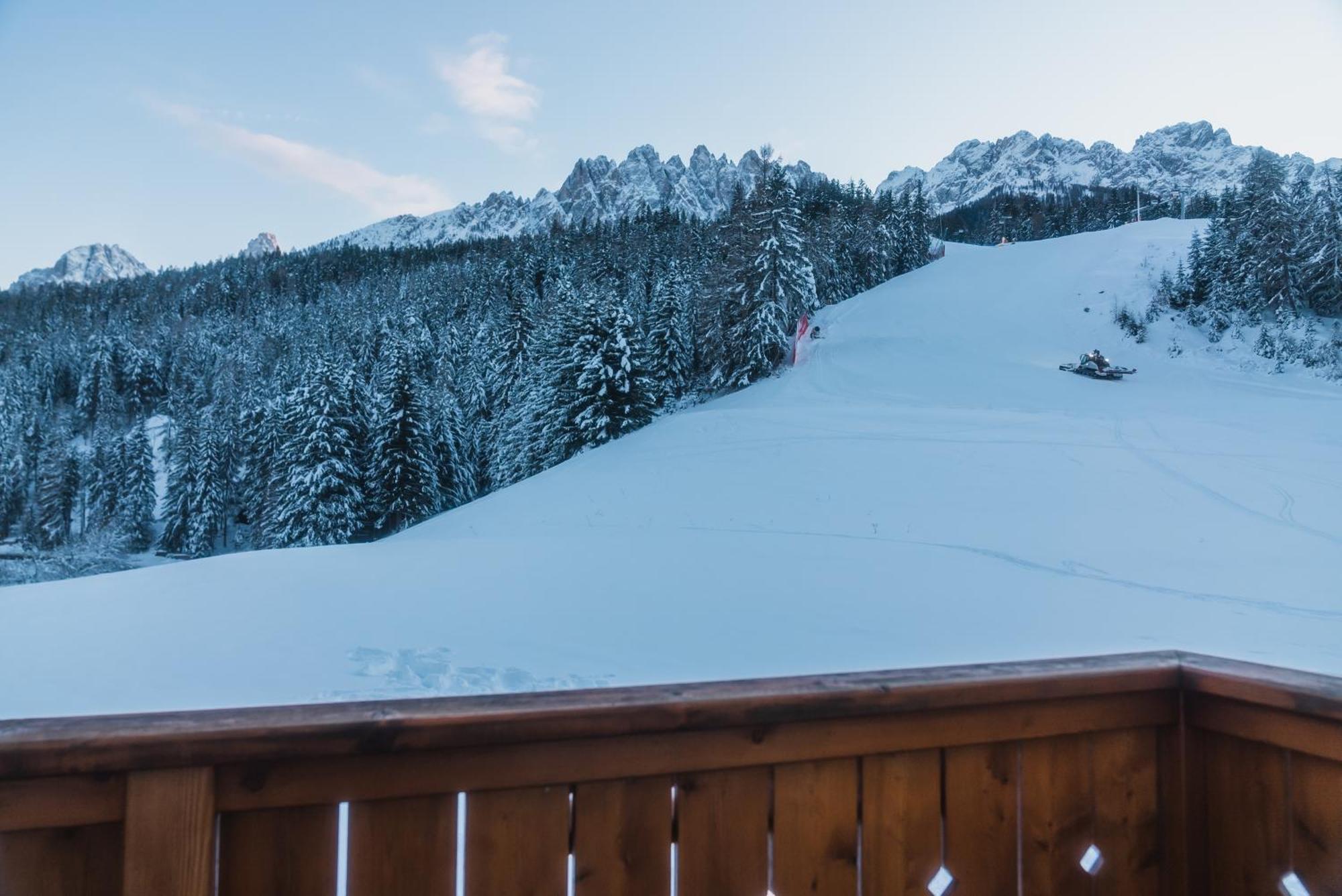 Hotel Villa Waldheim San Candido Esterno foto