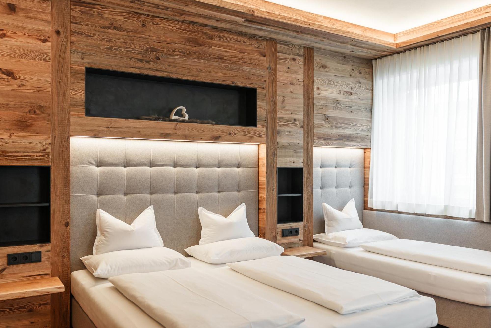 Hotel Villa Waldheim San Candido Esterno foto
