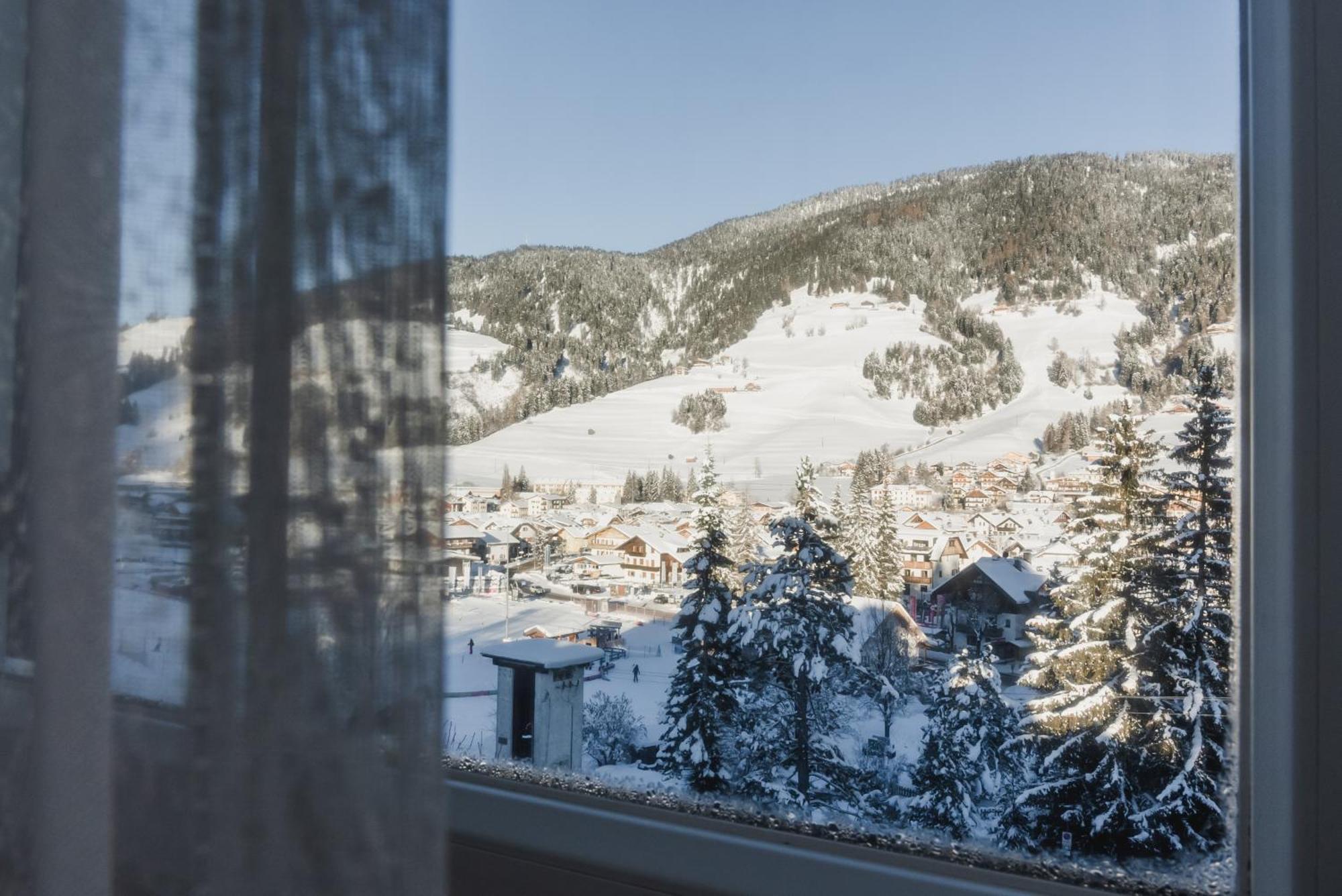 Hotel Villa Waldheim San Candido Esterno foto