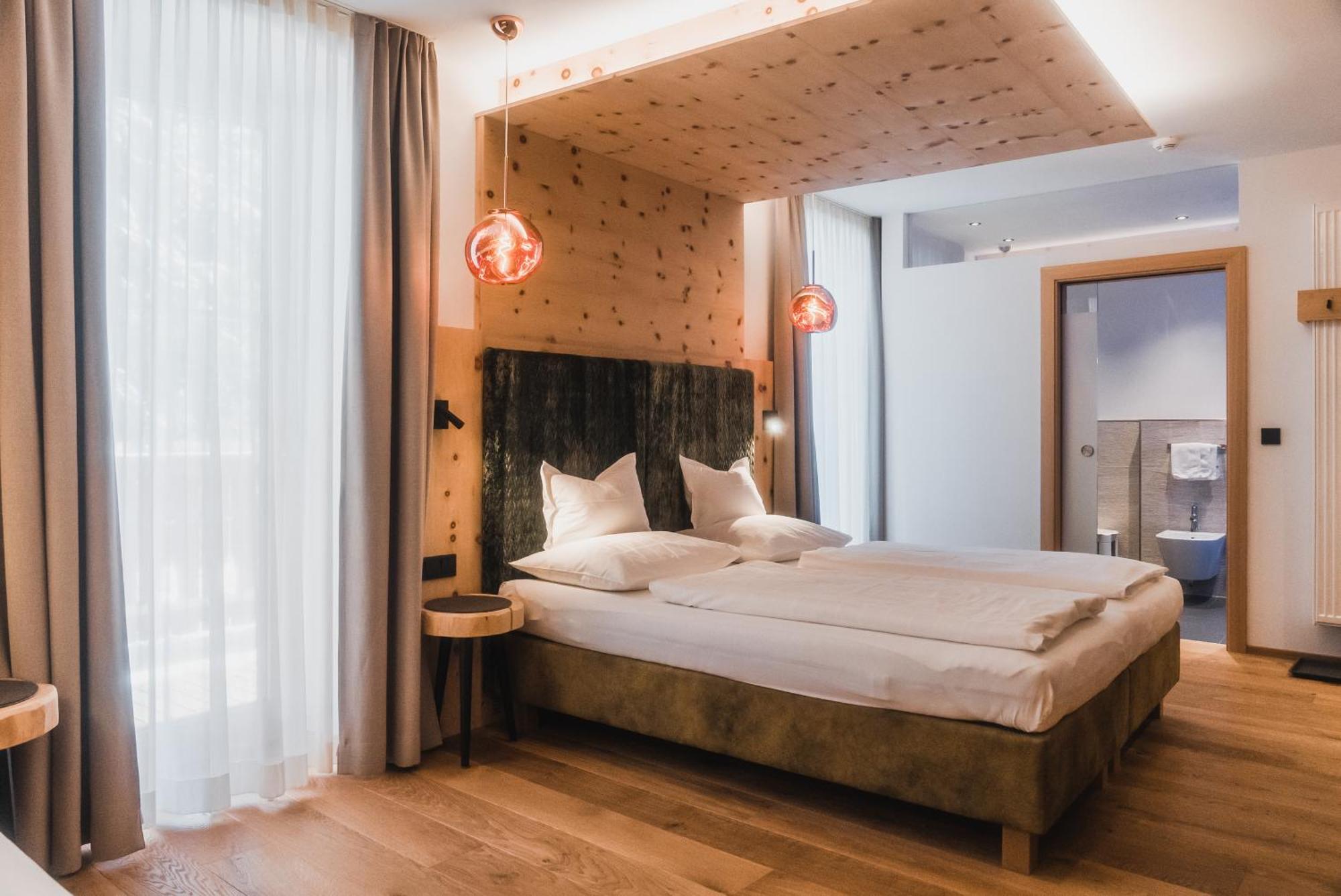 Hotel Villa Waldheim San Candido Esterno foto